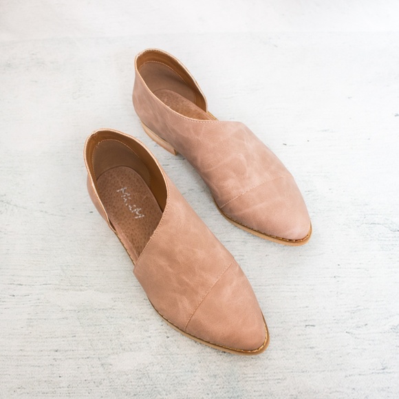 Mi.iM 'Freya' Side Cutout Flats - Picture 4 of 7